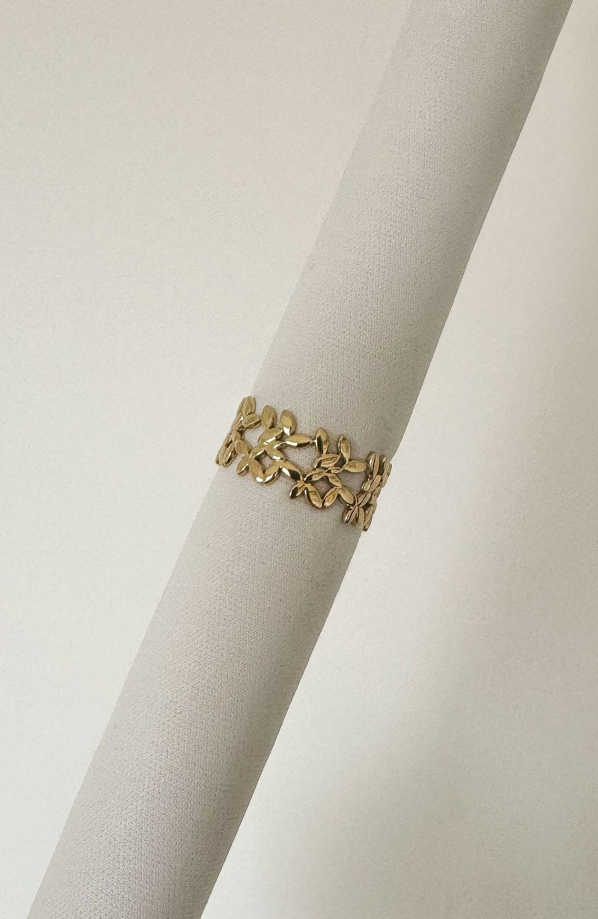 Bague Flora dorée feuillage ajouré, acier inoxydable - Emilya Bijoux