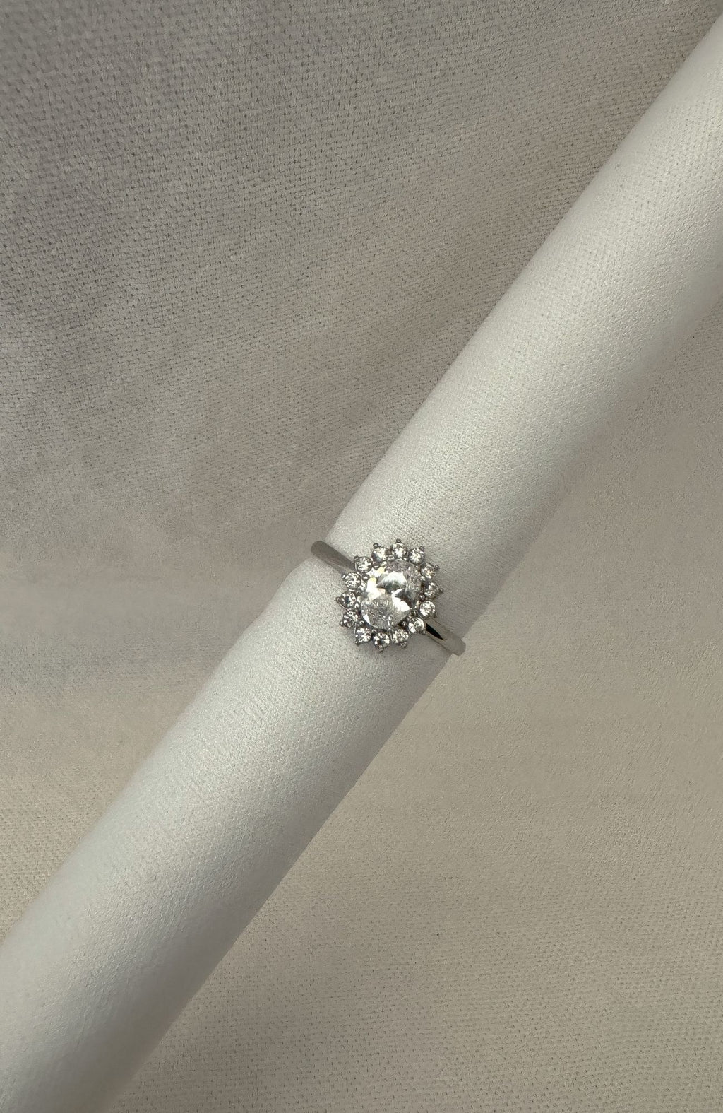 Bague Nina argentée halo fleuri en acier inoxydable - Emilya Bijoux