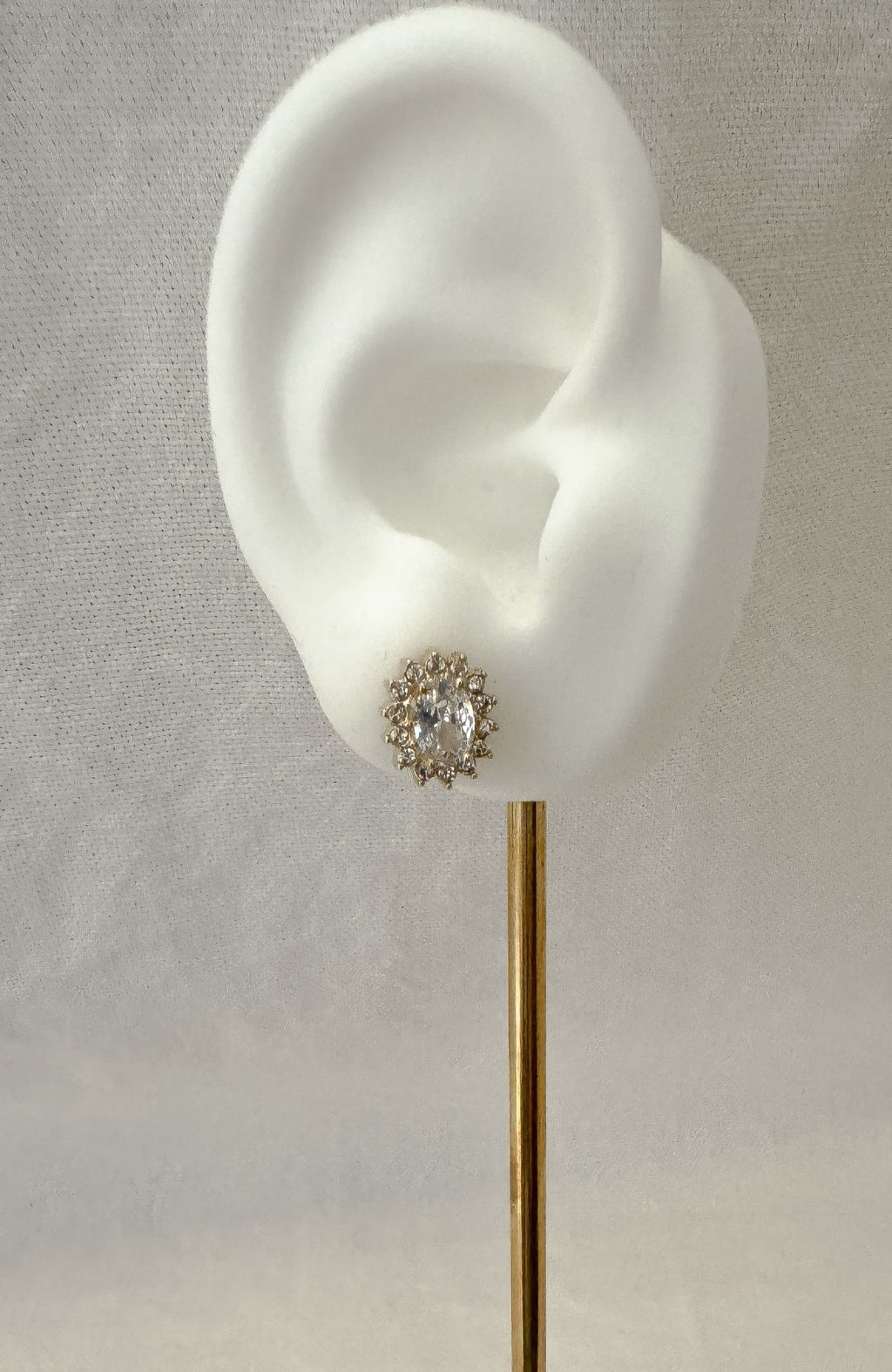 Boucles d'oreilles puce ovale zircon dorée Emilya Bijoux