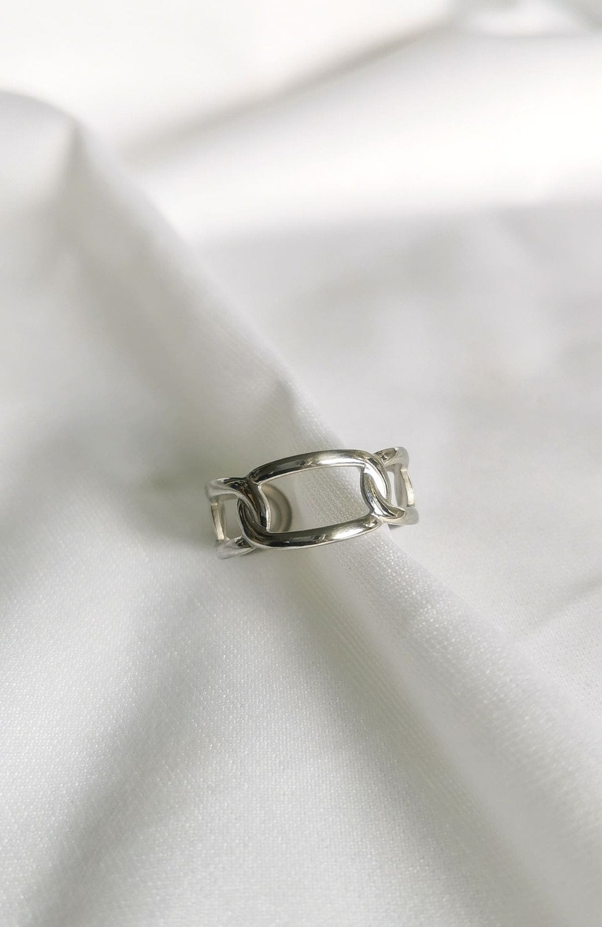 Bague Bogota argentée à maillon ovale ajouré, acier inoxydable - Emilya Bijoux