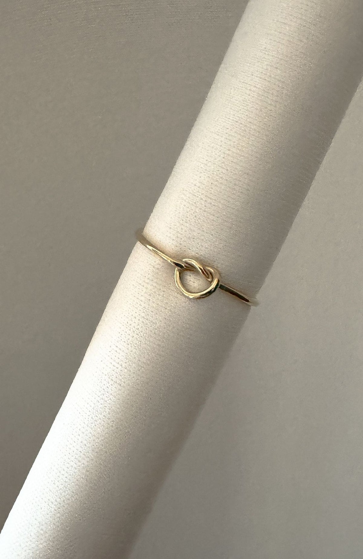 Bague Bow dorée en acier inoxydable avec nœud d'amour - Emilya Bijoux