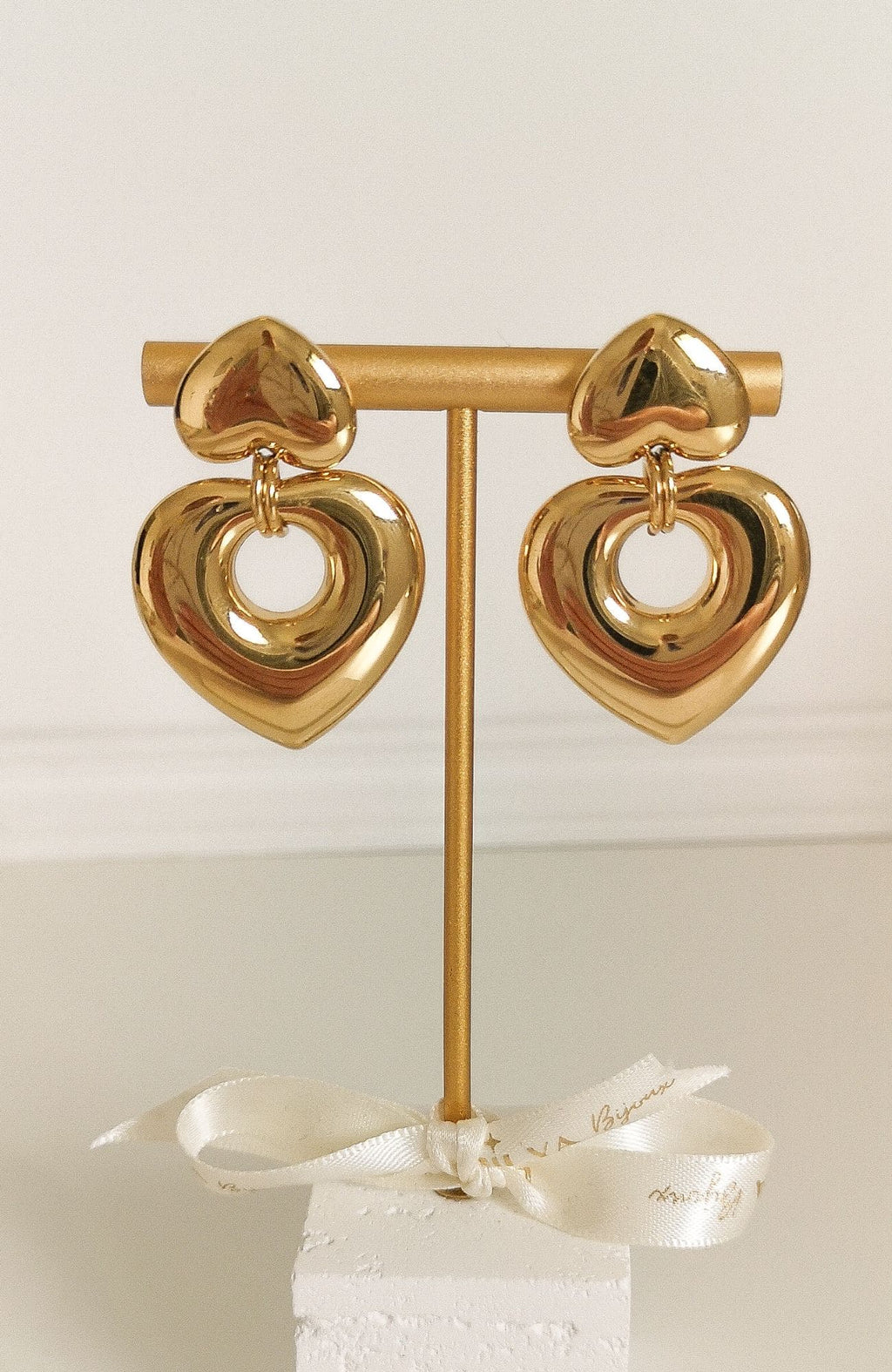 Boucles d'oreilles Estelle dorées en acier inoxydable, puce cœur