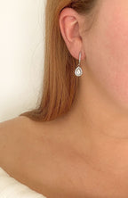 Boucles d'oreilles Inès argentées en acier inoxydable, boucle pendante goutte scintillante